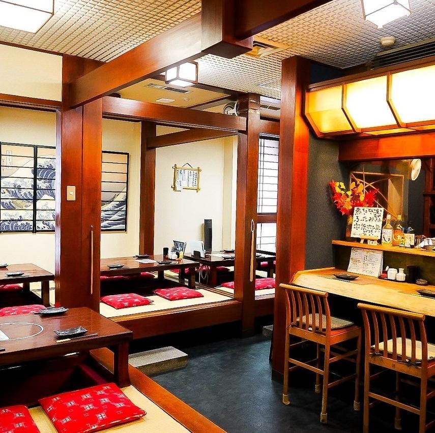 座敷×掘りごたつでごゆっくりして頂けます。衝立で半個室風