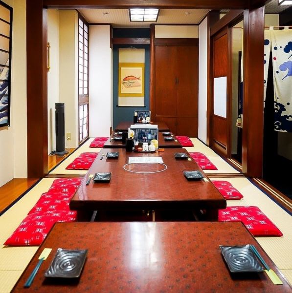 企業様の歓送迎会・忘新年会や同窓会、慶弔時のご親戚でのお集まりなど、大人数でのご宴会の場としてご活用いただける広々とした個室もございます。お寿司、和牛ステーキ、刺し盛りなど贅沢なコース料理をぜひみなさまでご堪能ください◎28名様まで貸切でのご予約も承っておりますので、お気軽にお問い合わせくださいませ。