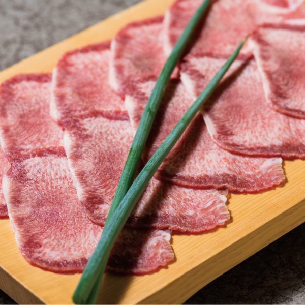 You can also eat as much selected beef tongue as you like.[Premium course]