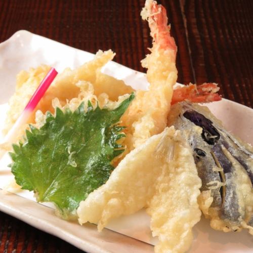 Assorted 5 kinds of freshly fried tempura