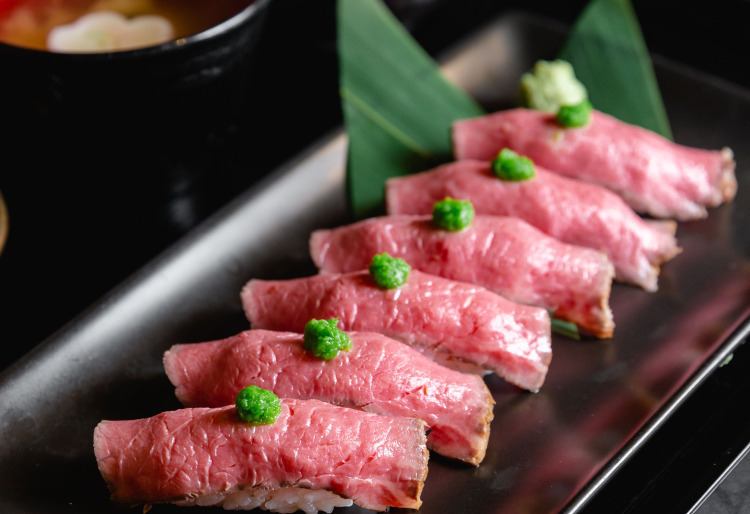 【コスパ最強！和牛を使ったセットメニュー多数！】肉寿司定食が人気！