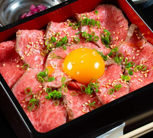 【当店人気！】国産牛もも（ランプ・イチボ）使ったローストビーフ丼♪