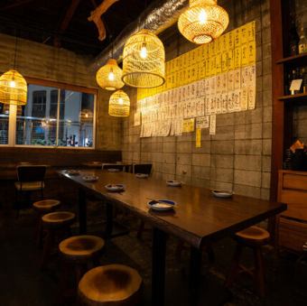 ダイナミックなテーブルで職場の仲間わいわいにぴったり!