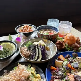 非常適合大型團體！ 【秋季限定套餐】奢華的秋季套餐，選用栗子、蕪菁等時令食材，讓您真正體驗秋季的美味。