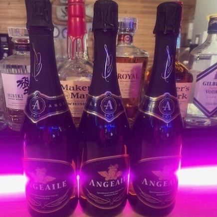 【暢飲無限量！ 60分鐘內想喝多久就喝多久，只要900日圓（含稅990日圓）。之後每延長20分鐘，加收300日圓（含稅330日圓）。 】