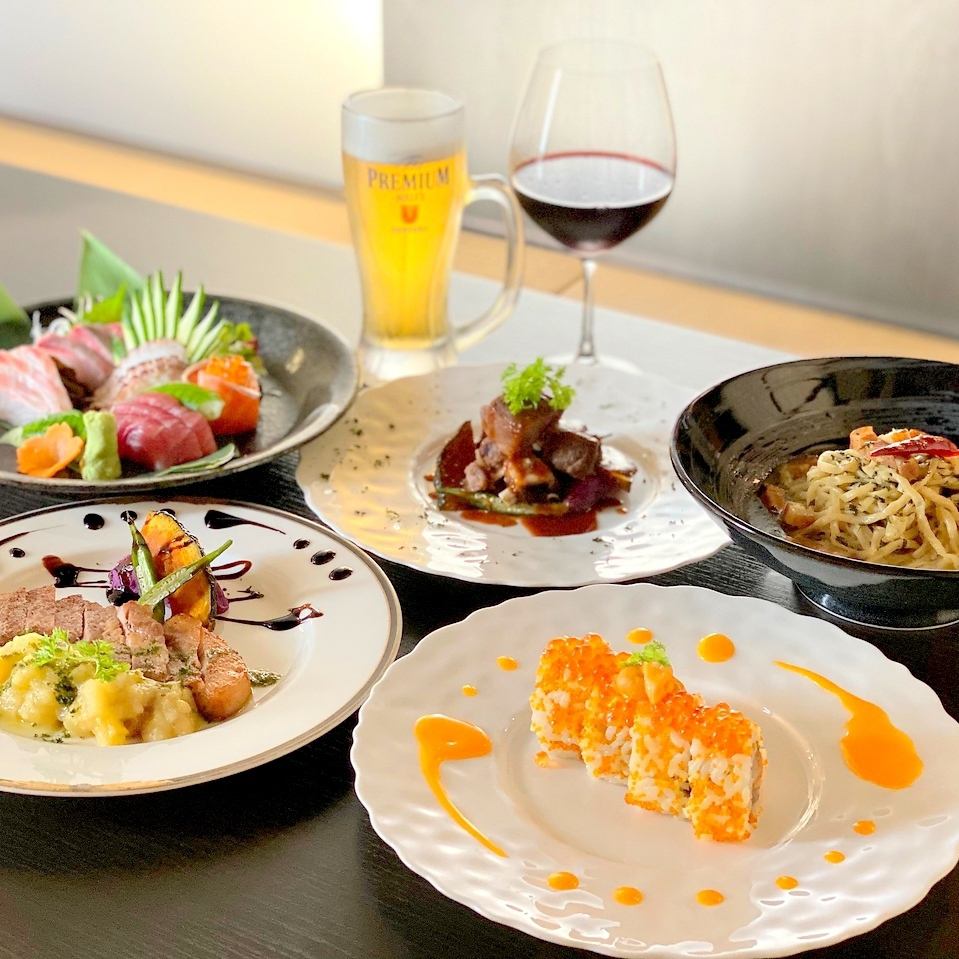 島野菜・沖縄近海魚・県産豚など、新鮮な食材を使用した創作料理をお愉しみください。