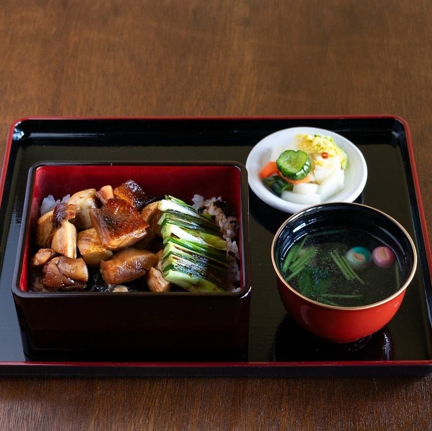 [Toriju] Smoked instead of grilled.A chicken restaurant where you can enjoy lunch too!