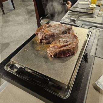 히다 쇠고기 스테이크 1kg 점심 시간