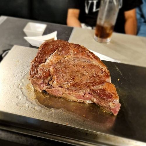 [Recommended beef] Melt-in-the-mouth steak