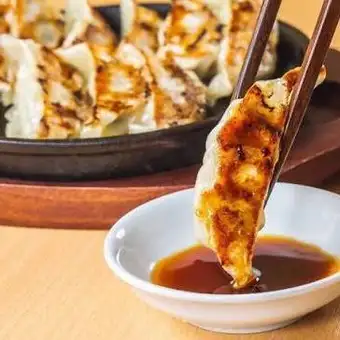【2.5時間生ビール付き焼き鳥×肉汁たっぷり鉄板餃子＆グリールチキン食べ放題】満腹最強コース