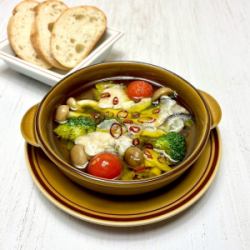 牡蠣ときのこのアヒージョ