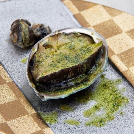 『<寿司>おまかせ鮑コース』人気の寿司8貫に黒樺牛ステーキ、鮑も愉しめる《全10品》料理のみ