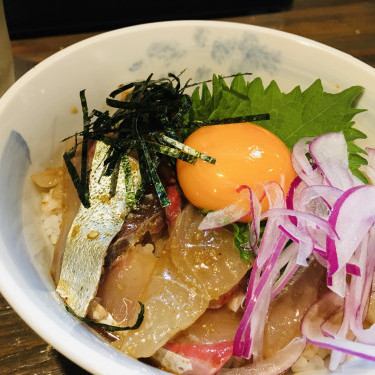 お魚の漬け丼