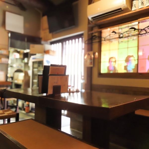 和の趣と洗練された空間が結集し、楽しい宴会が実現します。豪華な料理の数々と美酒を囲みながら、笑いと歓声が溢れる特別なひとときを過ごしませんか？大切な仲間や同僚との絆を深める宴会に最適です。心温まるおもてなしでお待ちしています。