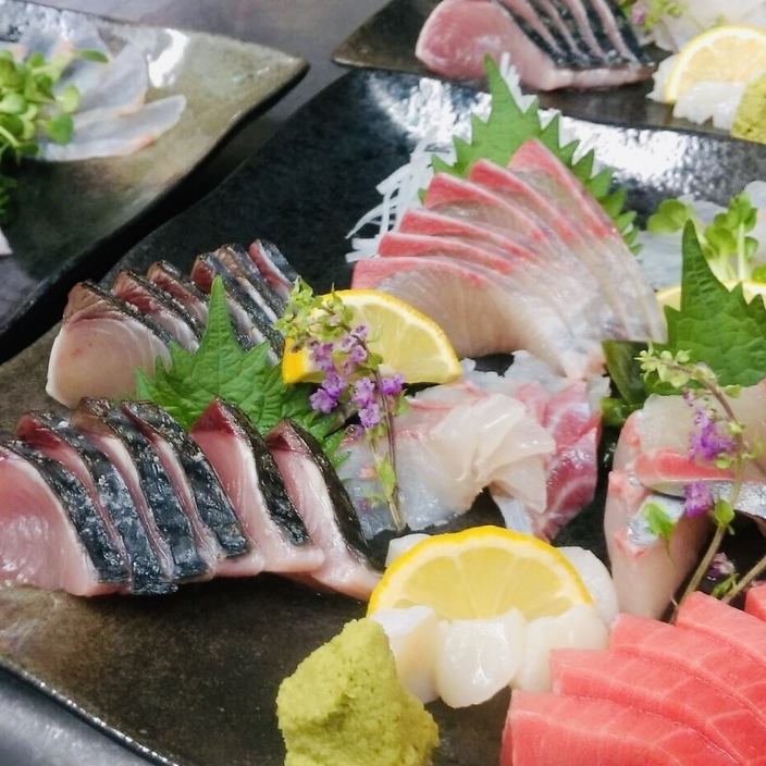 新鮮な自慢のお刺身ございます！単品や盛り合わせでもご用意あり