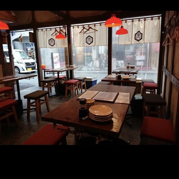 [Suitable for small groups to large groups♪] We offer a variety of seating options, including standard table seats and box seats, in a restaurant with a warm wooden feel.Individuals are also welcome♪ Available for everything from private drinking parties to banquets!