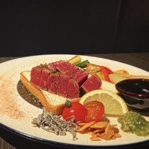 Today's carefully selected Japanese black beef lean steak, 150g per person, with grilled vegetables