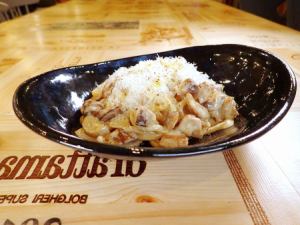 ポルチーニとキノコのクリームパスタ
