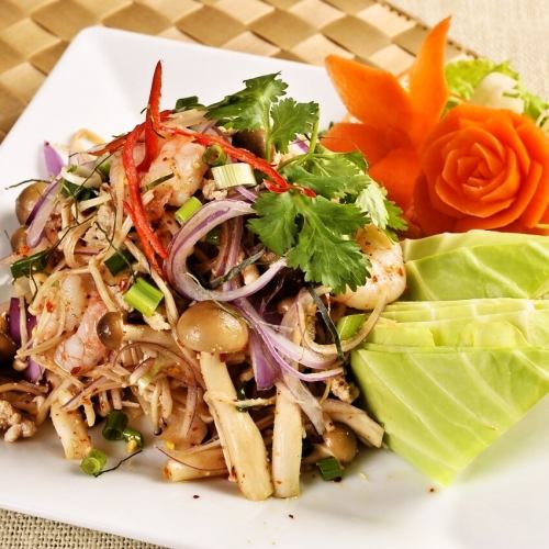 Larbhead (Thai mushroom salad)