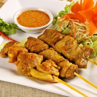 Satay (Thai-style grilled skewers with peanut sauce/chicken and pork)