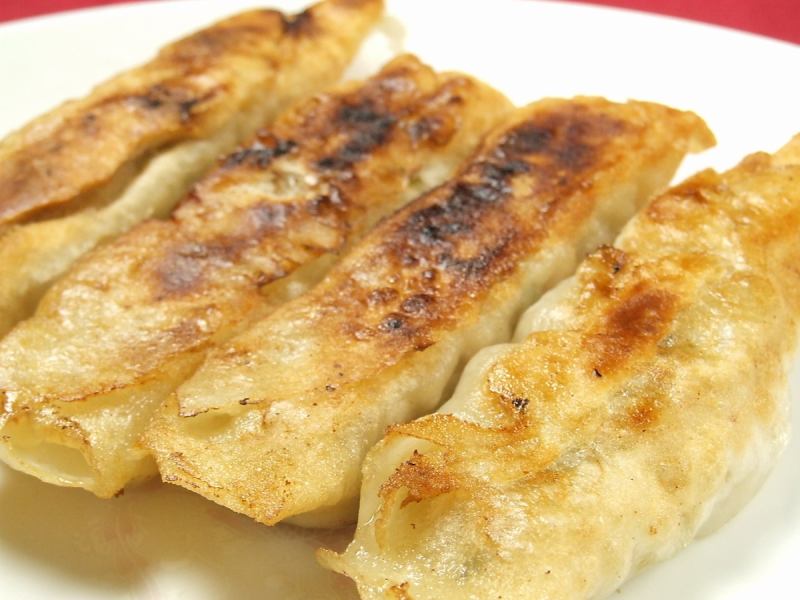 [For snacks with alcohol!] Piping hot and juicy! [Yakibo gyoza] 5 pieces