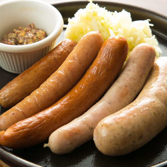 [Lunch in Sannomiya] We have dishes that go perfectly with beer, such as beef steak and grilled sausage!