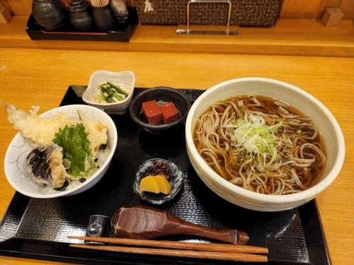 かけそばとミニ丼ぶり　セット