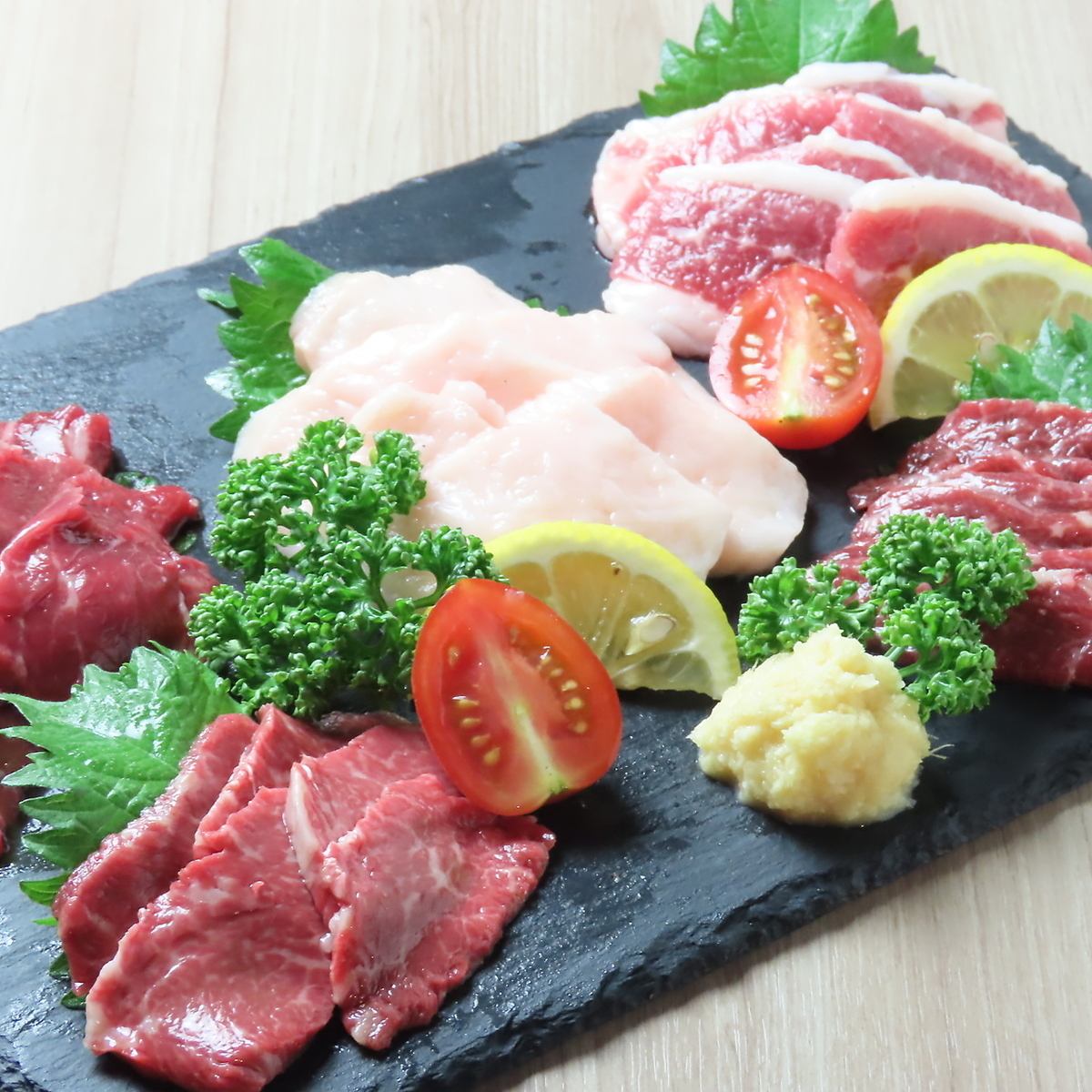 Great for entertaining or entertaining guests. Enjoy our special horse meat sashimi.