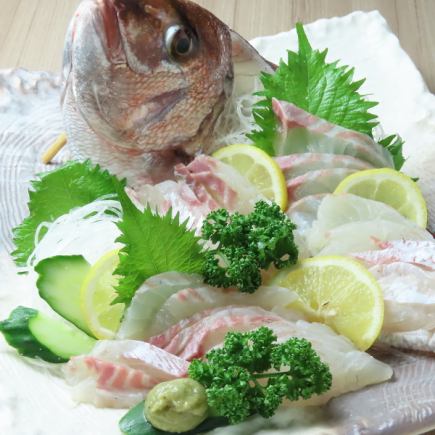 《120 minutes all-you-can-drink》Super fresh! Whole sea bream sashimi & Chinese cuisine♪ 120 minutes [all-you-can-drink] + 9 dishes 4,000 yen (tax included)