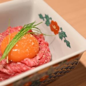 炙りユッケ