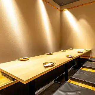 【宴会向きの席】禁煙、喫煙席を両方ご用意しております。お気軽にご相談ください。※写真は系列店です