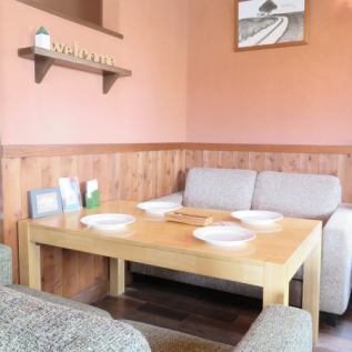 [Sofa seats for 4 people x 3] * Please make a reservation for lunch by 21:00 the day before.