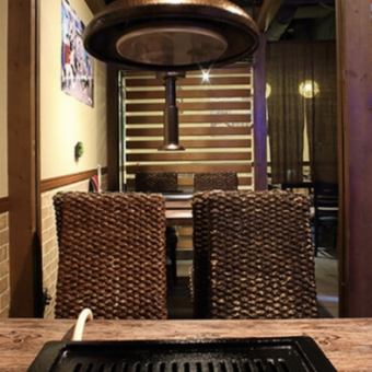[Table seats] Enjoy your meal in a relaxed manner at a spacious table seat! [Takadanobaba, Waseda, Nishi-Waseda, Private room, Private room, Banquet, Korean food, Izakaya, All-you-can-eat, All-you-can-drink, All-you-can-eat, Samgyeopsal ·Grilled meat】
