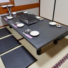 This is a tatami room that can accommodate 6 people.