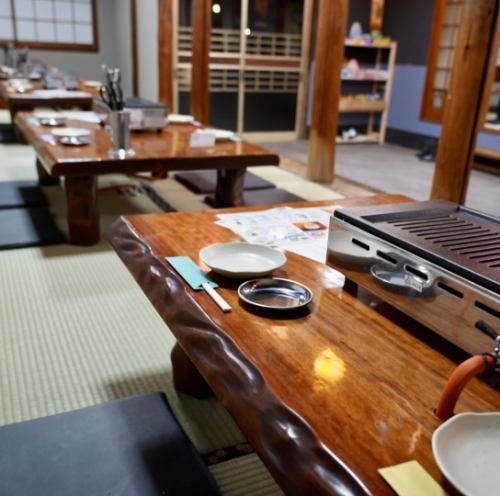 It is also possible to accommodate 12 people in adjoining tatami seats.