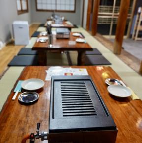 We can accommodate up to 16 people in adjoining tatami seats.