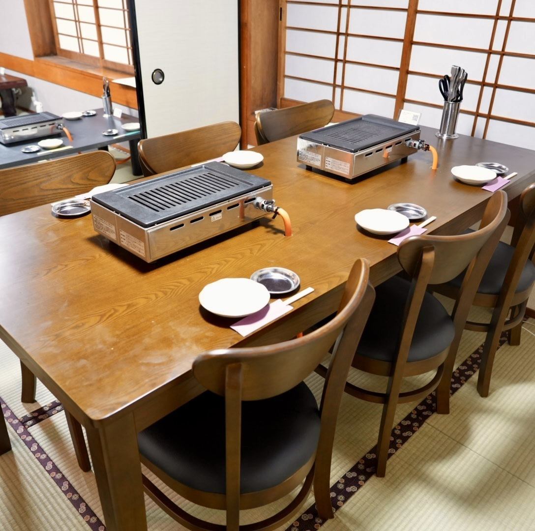 We have a private table room available for up to 6 people!