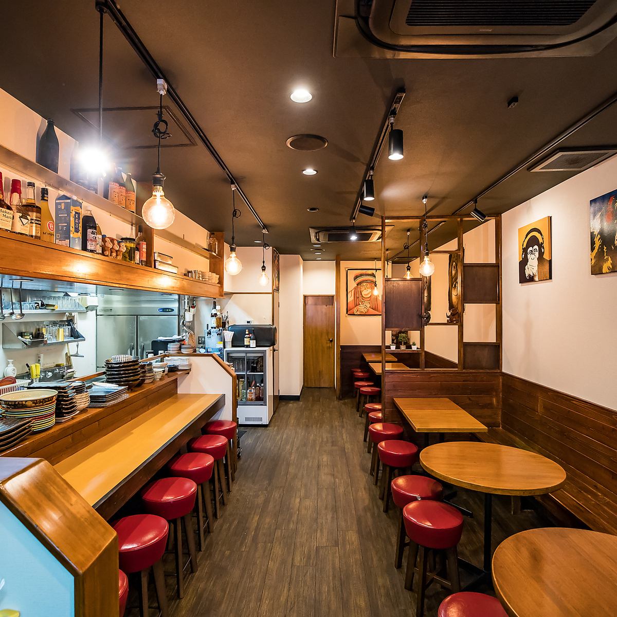 スタッフの接客も魅力の当店♪お一人様でのご利用も大歓迎！