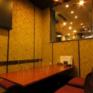 We have prepared a private room with digging seats that you can enjoy eating and talking without worrying about the surroundings.Please enjoy without worrying about your feet.