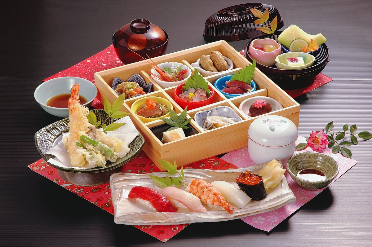 A long-established Japanese restaurant "Uosaku" focusing on fish and tofu dishes in Hadano City, Kanagawa Prefecture