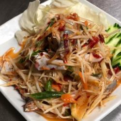 Som Tam Thai (Green Papaya Salad)