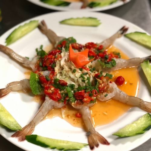 Kung Chae Nam Pla (Raw shrimp marinated in Nam Pla)