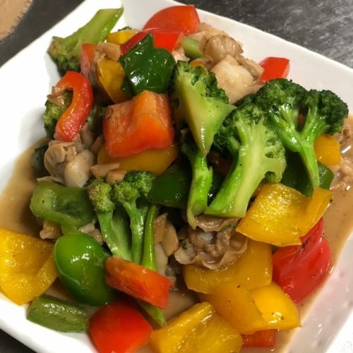 Pad Pak Luang Mit (Stir-fried mixed vegetables)