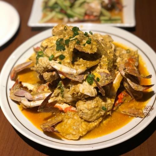 Poonim Patpong Curry (Soft shell crab and egg stir-fried in fluffy curry)