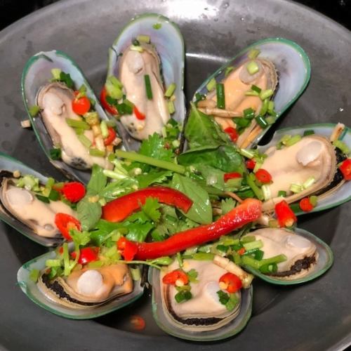 Hoi Maeng Poo Op (Steamed Mussels)