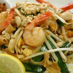 Pad Thai (Thai-style fried rice noodles)