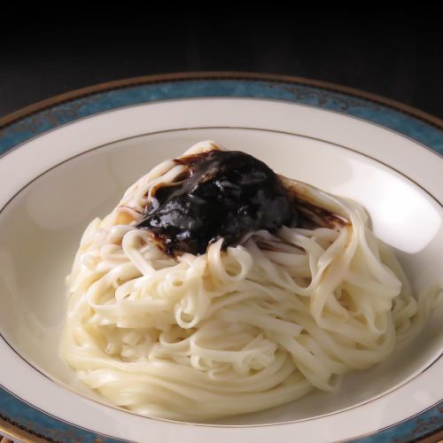 やみつき度MAX!特製タレが決め手の絶品台湾まぜ麺♪