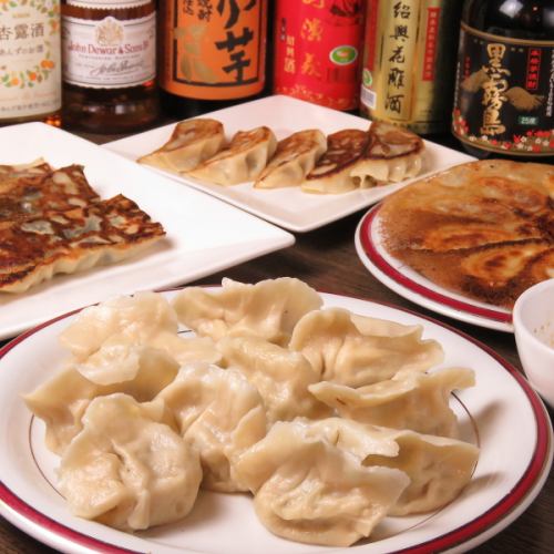 しそ、エビ、豚肉餃子 (4個)/自家製ゴマ団子 (3個)