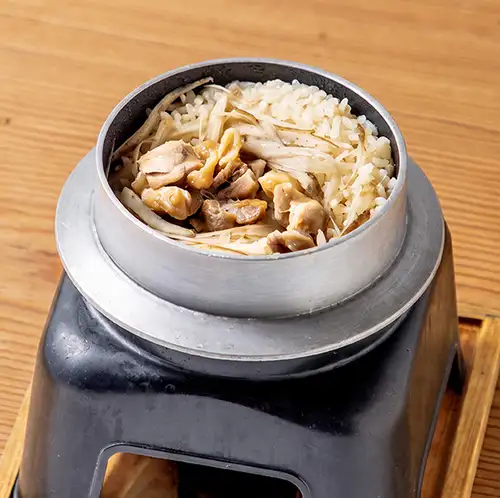 名古屋コーチンの釜めし