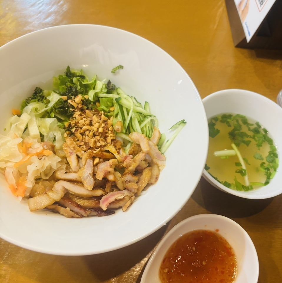 ランチ営業しております。お気軽にご来店ください♪